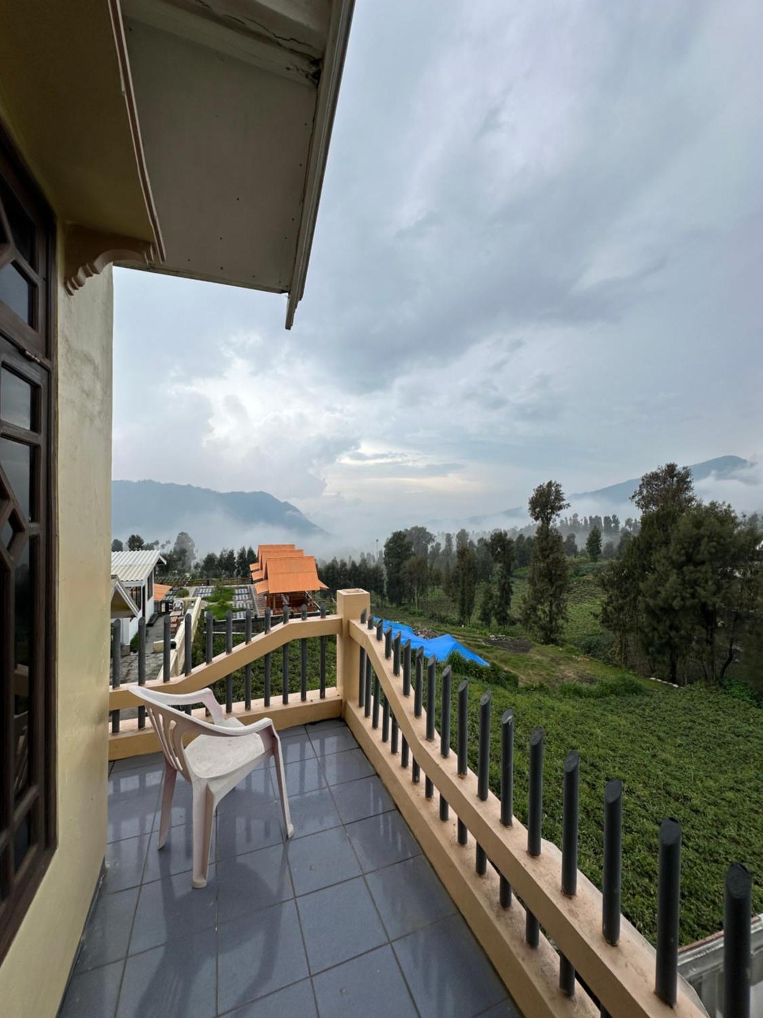 Good Karma Bromo Guesthouse Eksteriør bilde